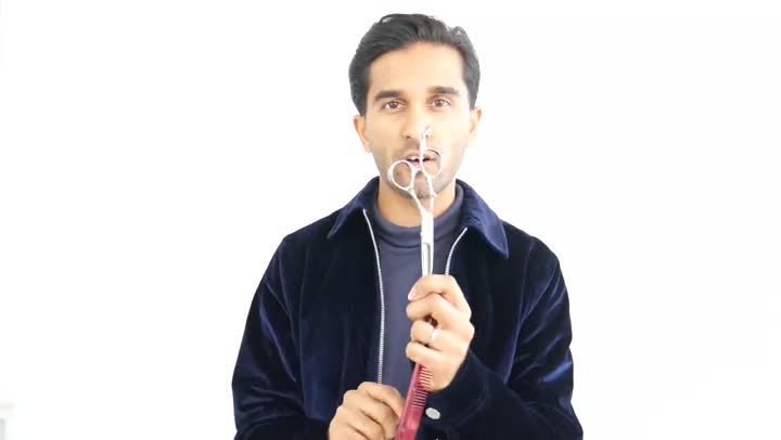 How to hold scissors, with vin video from Leicester Barbering Academy